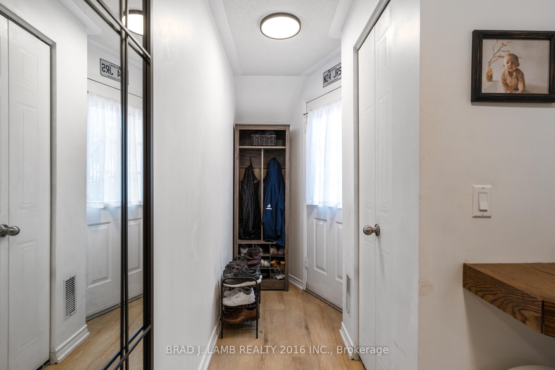 3 Bedrooms Condo at 262 St. Helens, Toronto For sale