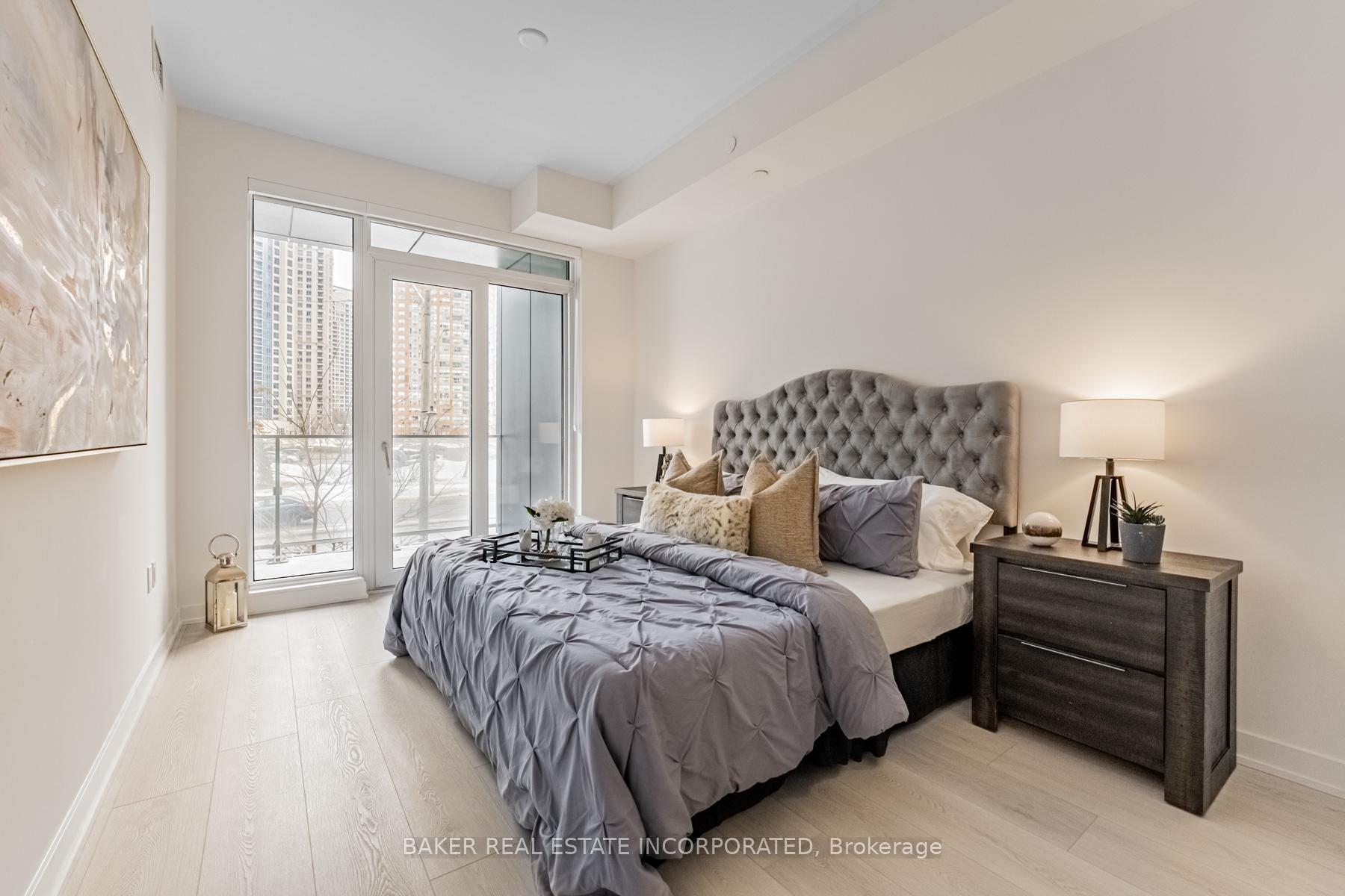 4 Bedrooms Condo at 3883 Quartz,  Mississauga For sale