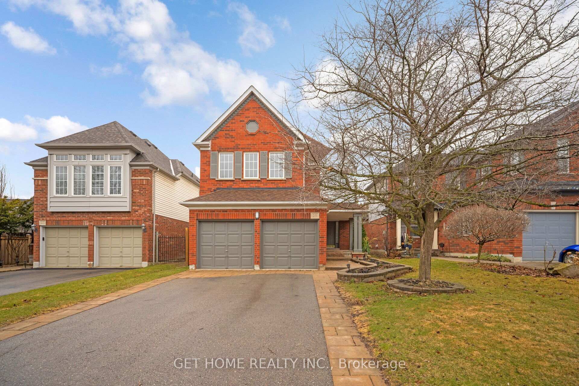 25 Dalebrooke Crescent, Whitby, ON L1P 1P1