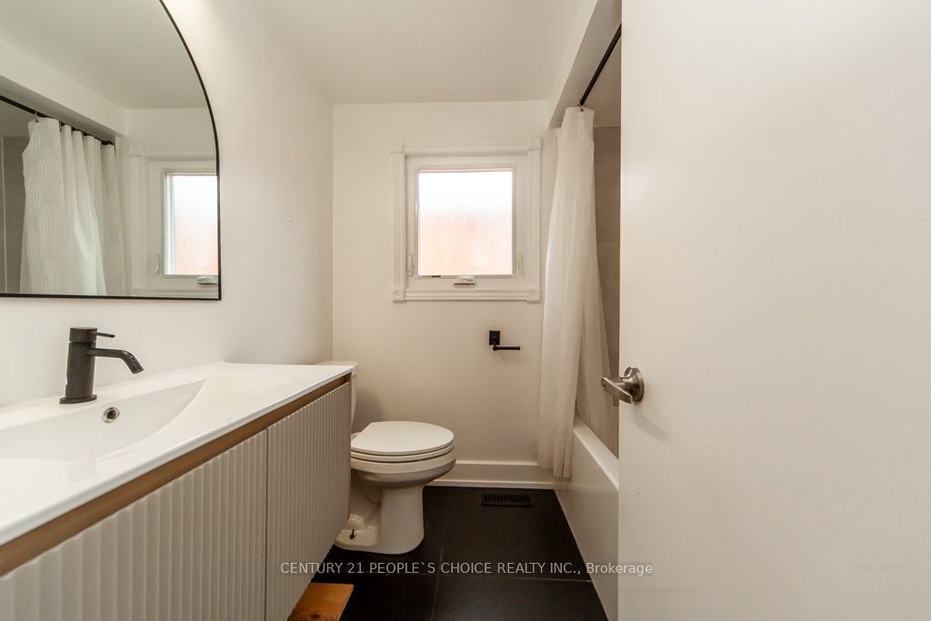 35 Fernbank Place