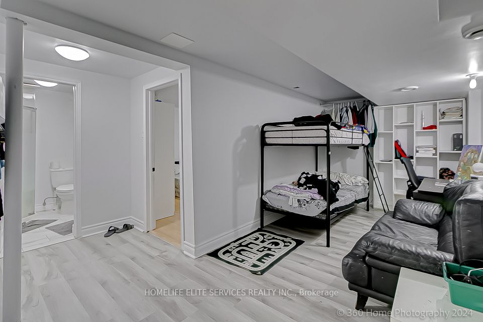 https://trreb-image.ampre.ca/0ix7IgxsHB0azJPT2r23RKal2fEyoWw1m9OWiMdBiGY/rs:fit:960:960/wm:.5:so:0:50:.4/wmsh:10/wmt:PHNwYW4gZm9yZWdyb3VuZD0nd2hpdGUnIGZvbnQ9JzY4Jz5IT01FTElGRSBFTElURSBTRVJWSUNFUyBSRUFMVFkgSU5DLiwgQnJva2VyYWdlPC9zcGFuPg/L3RycmViL2xpc3RpbmdzLzQwLzkzLzgwLzk0L3AvOWEwMDM2ZGMtMjI3Ny00OGY1LTgwY2QtNDZiYjAzMTdjNjZkLmpwZw.jpg