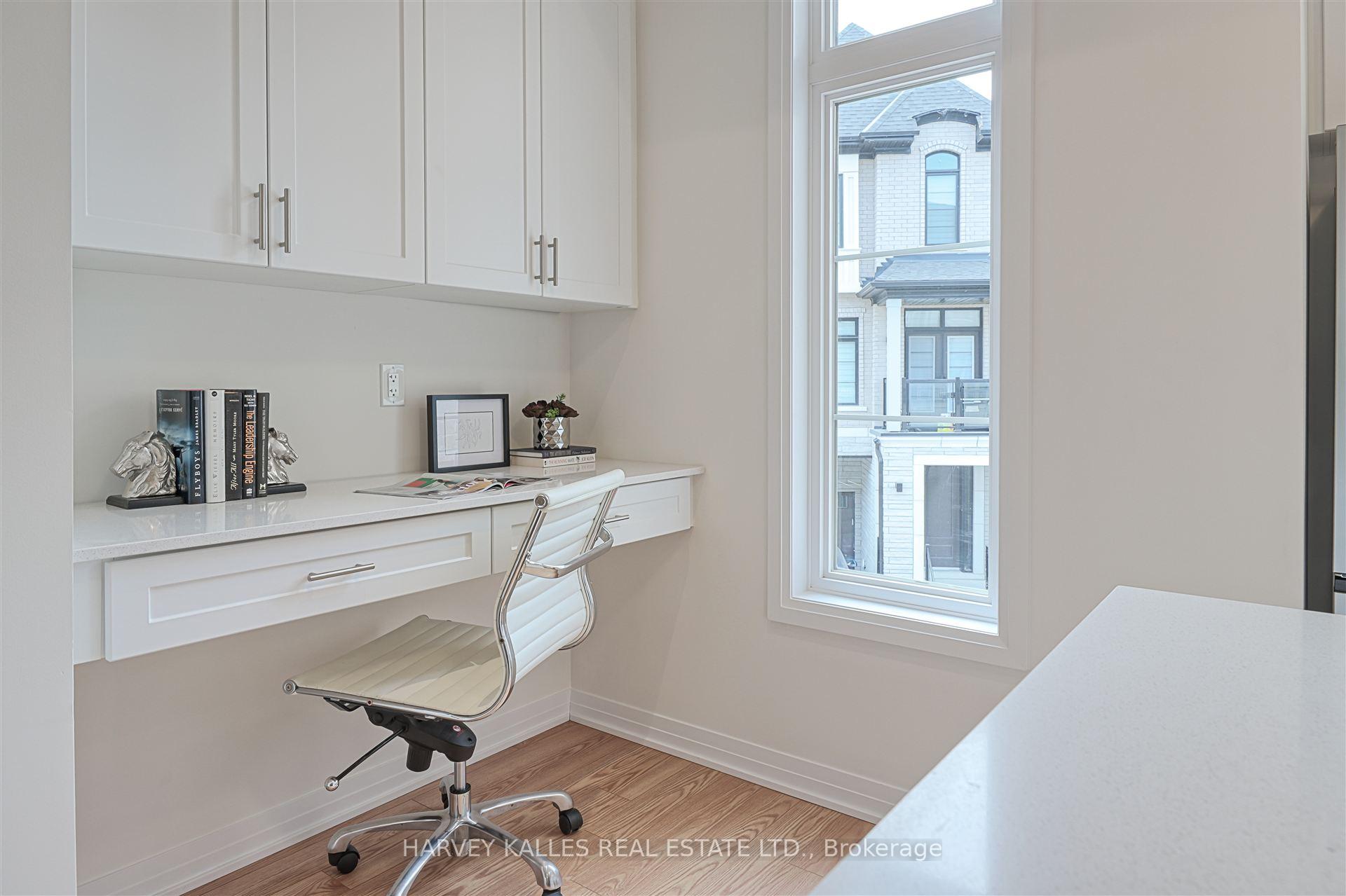 75 De La Roche Drive S