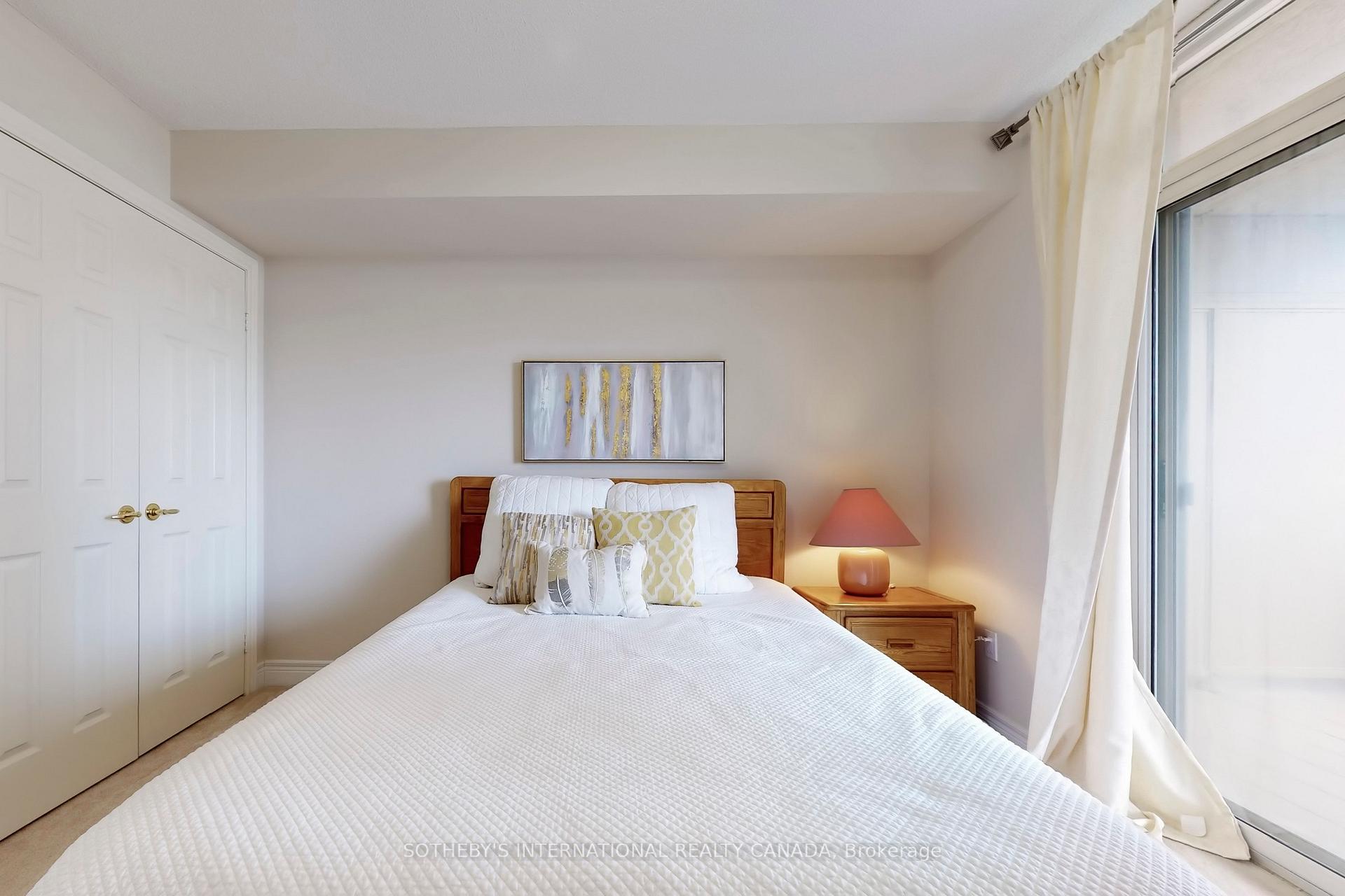 3 Bedrooms Condo at 89 Skymark, Toronto For sale