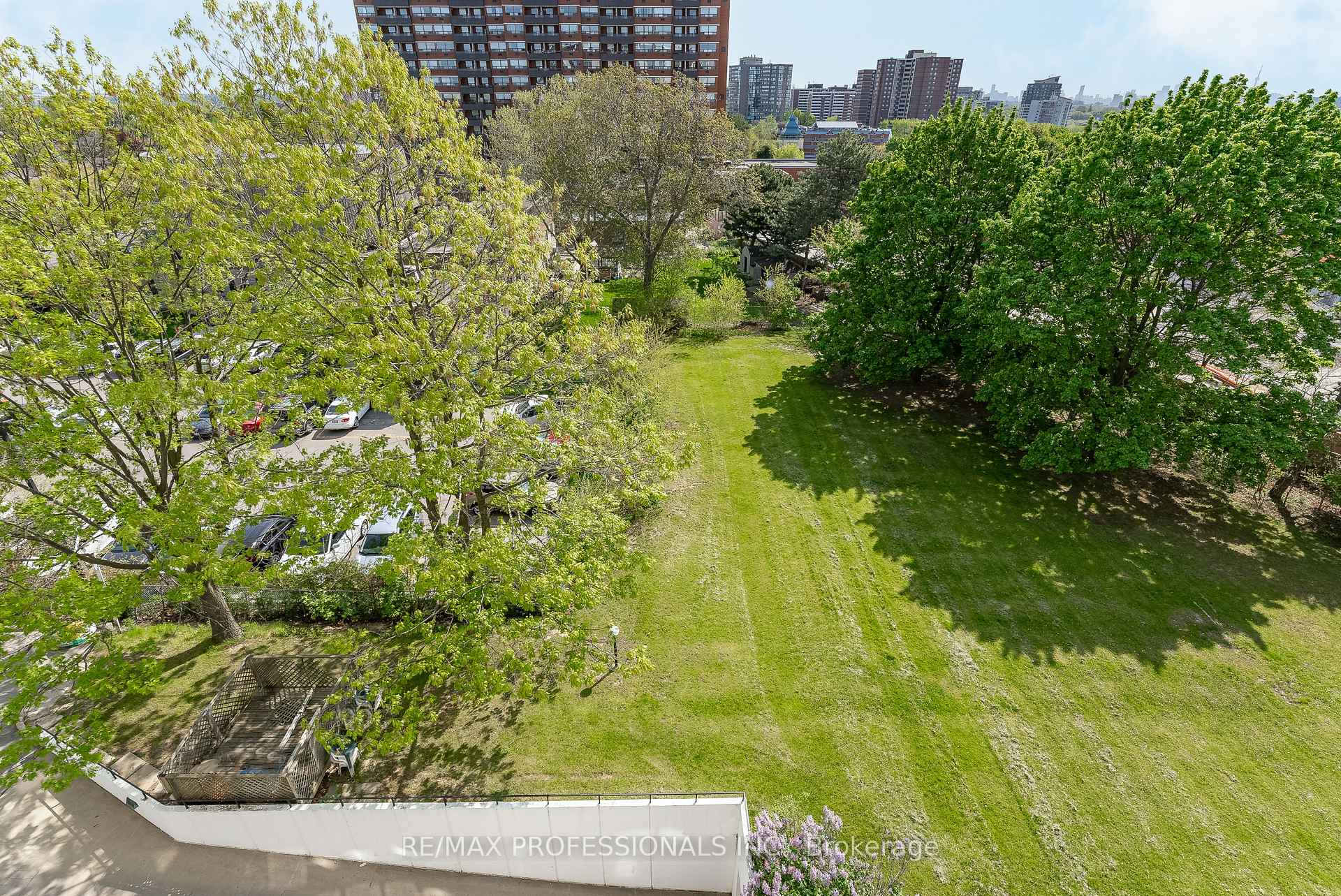 2 Bedrooms Co-op at 151 La Rose,  Toronto For sale