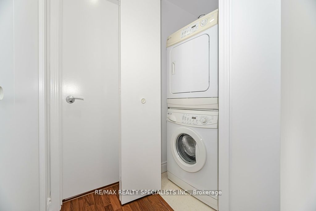 5 Richgrove Drive, #212