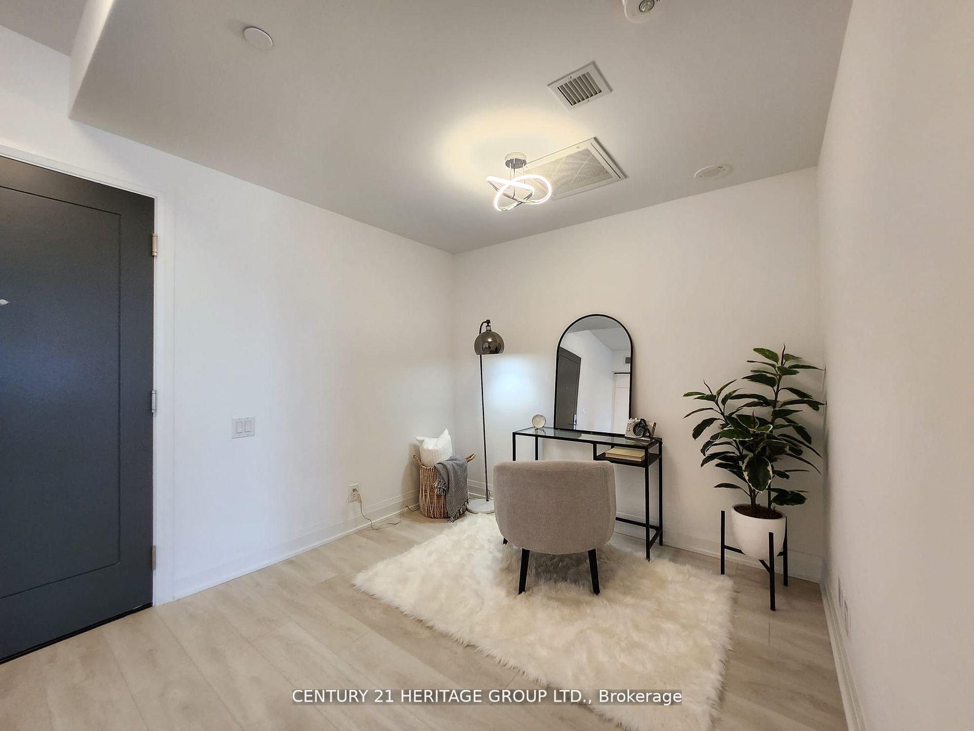 2 Bedrooms Condo at 33 Frederick Todd, Toronto For sale