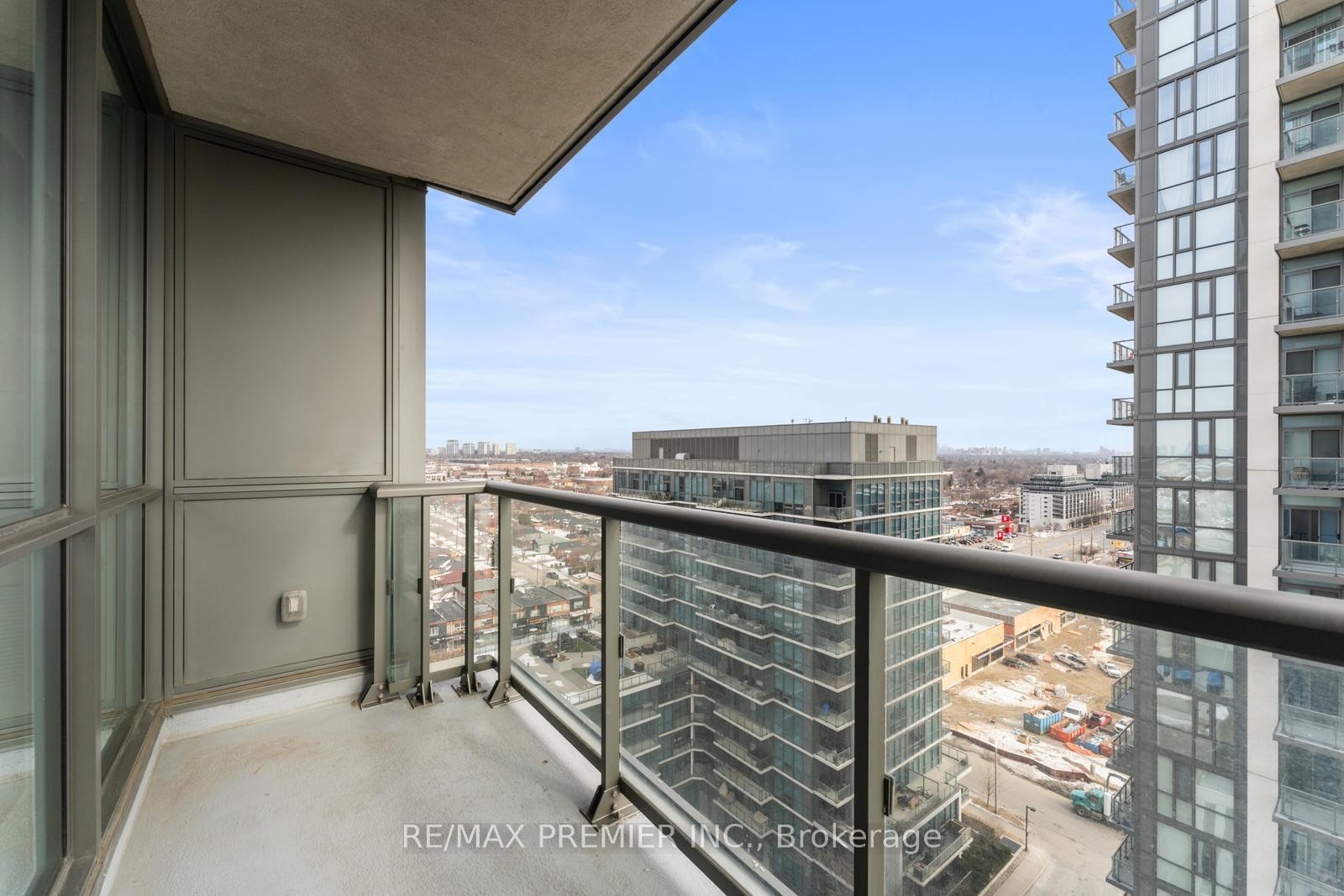 2 Bedrooms Condo at 15 Zorra,  Toronto For sale