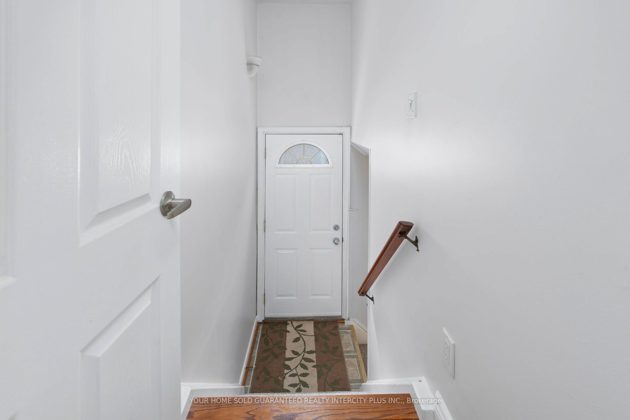 8 Neapolitan Drive