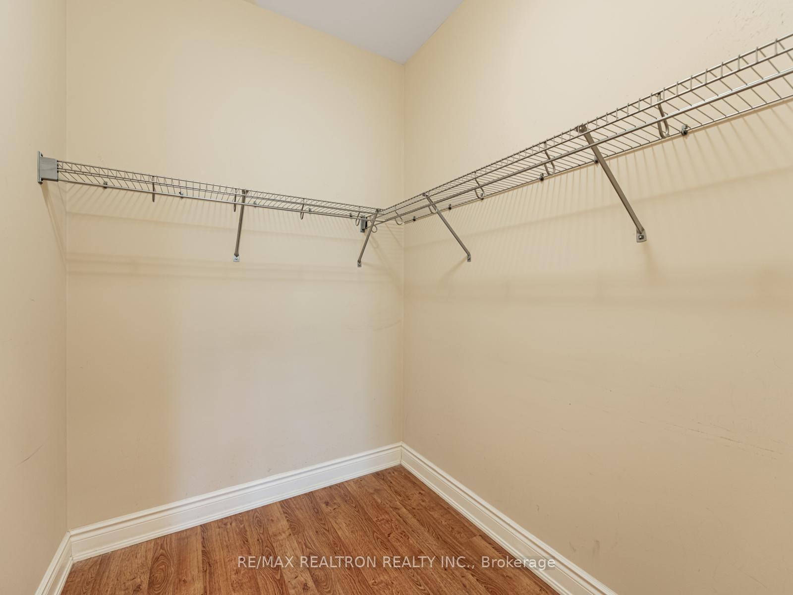 2 Bedrooms Condo at 9901 Keele, Vaughan For sale