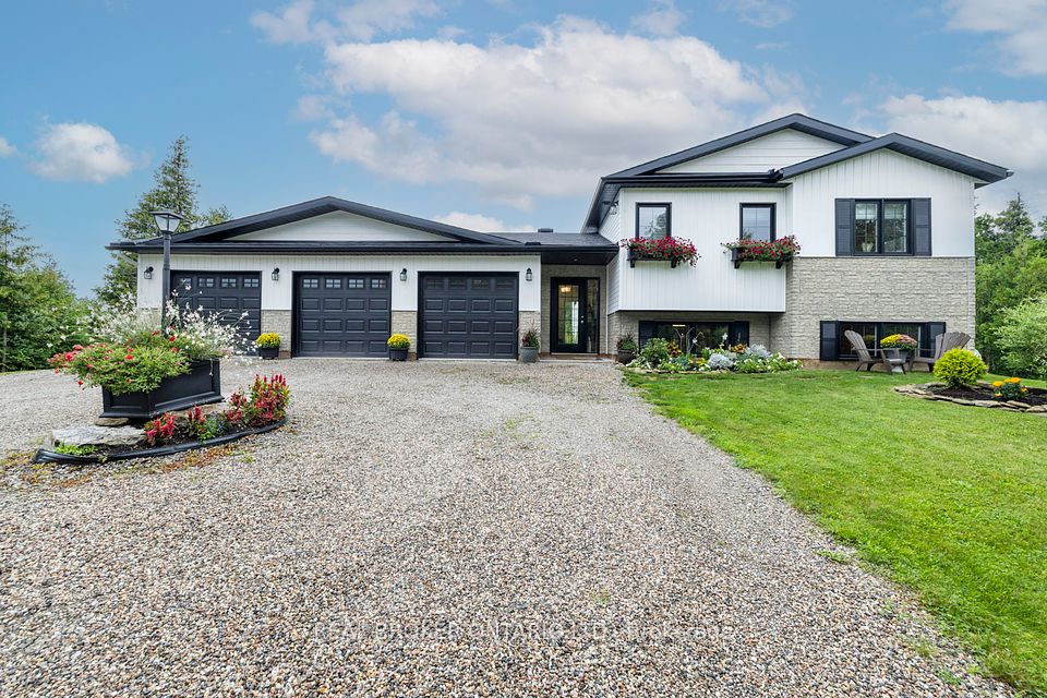 486 CODE Drive, Montague, ON K7A 4S6