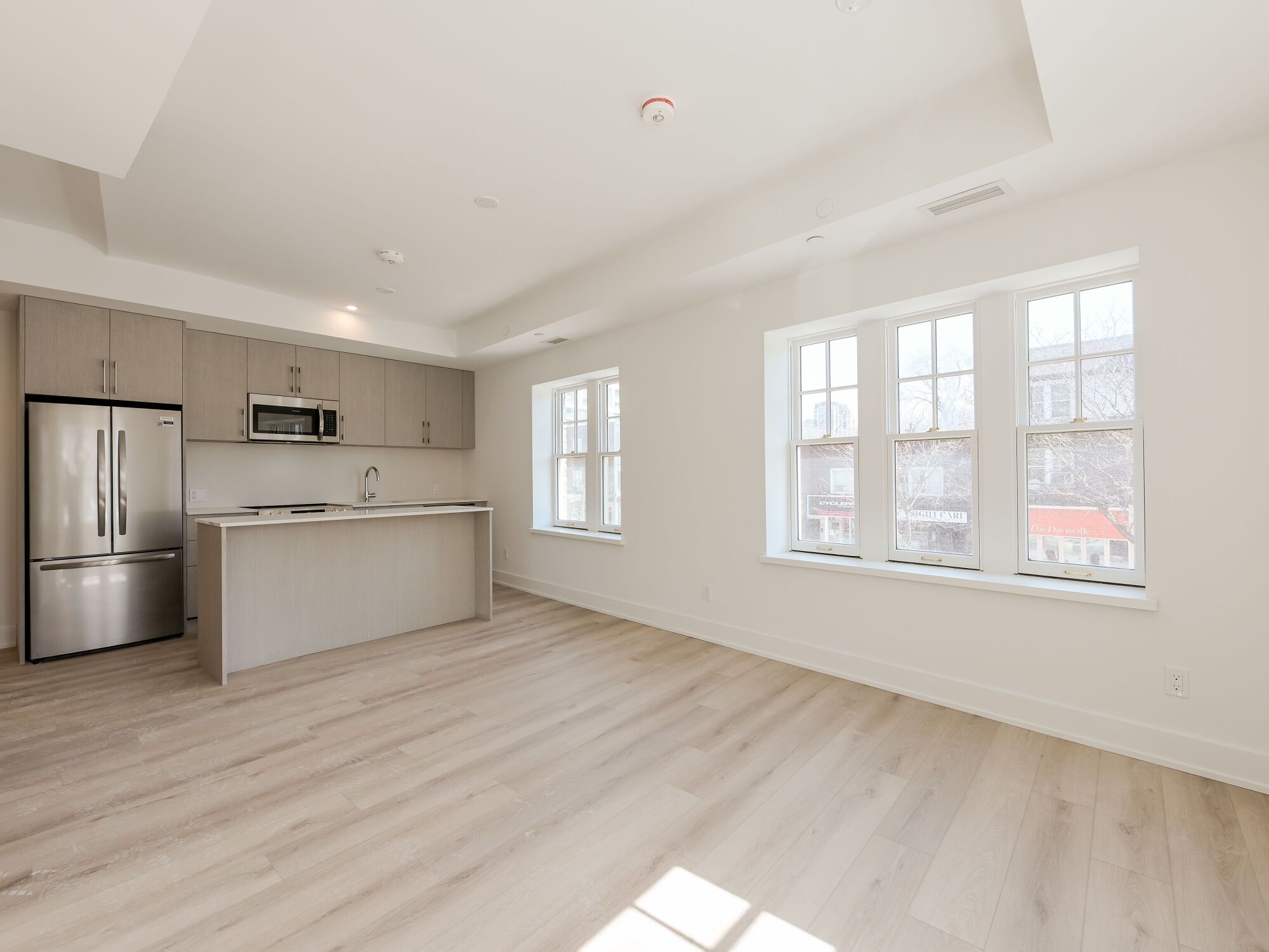 8 Manor Road E 204