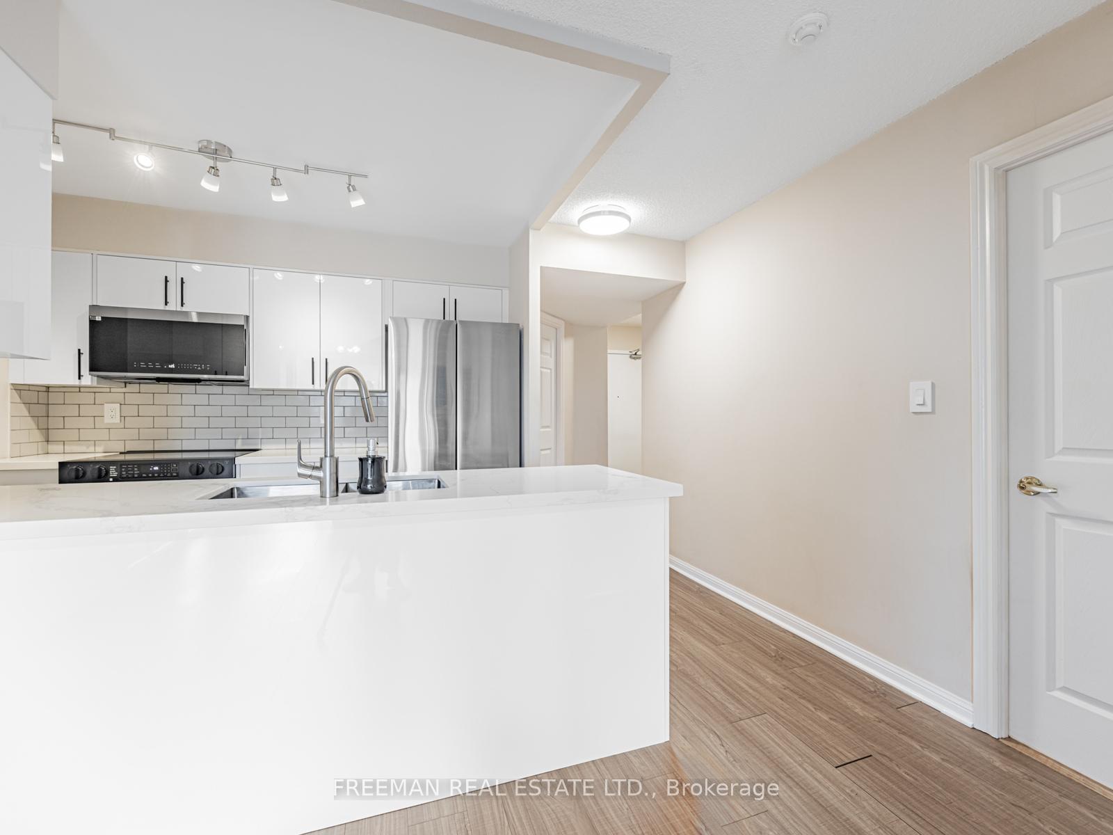 2 Bedrooms Condo at 260 Merton, Toronto For sale