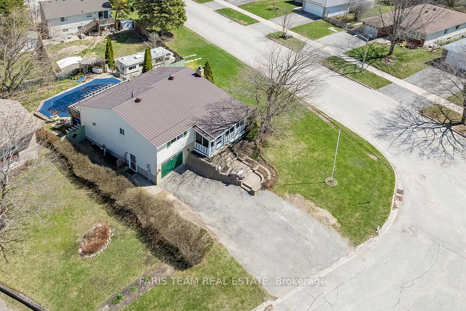 671 Algonquin Drive, Midland, ON L4R 4R5