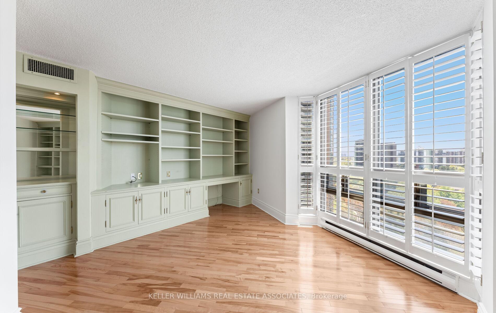 3 Bedrooms Condo at 2010 Islington, Toronto For sale