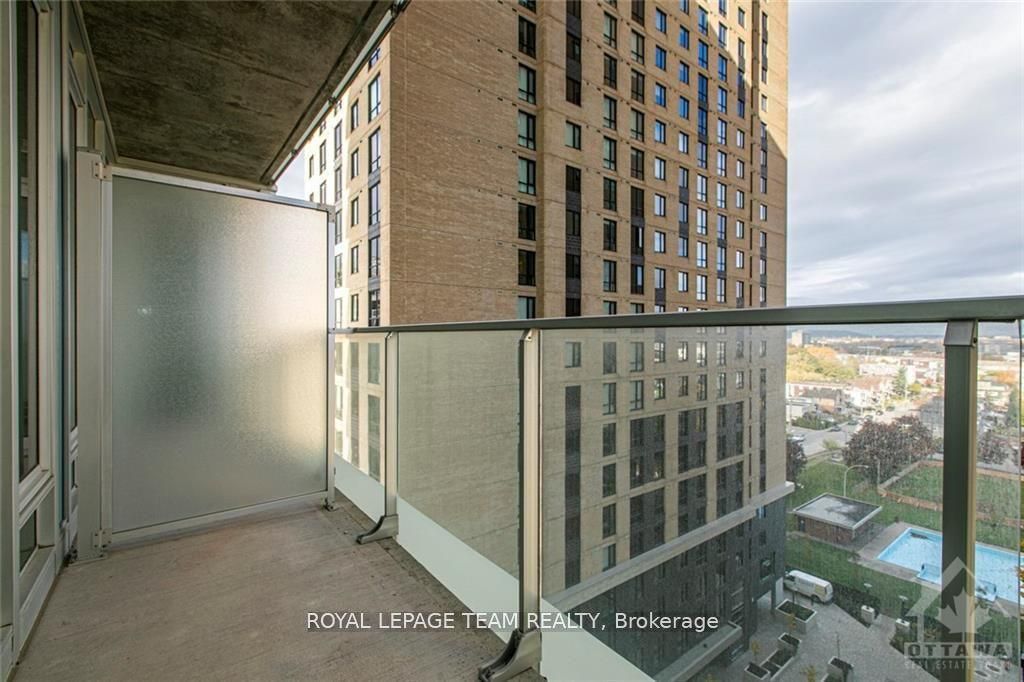 111 Champagne Avenue S, #906