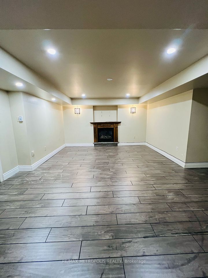 #BSMT - 8 Ridelle Court, Brampton, ON L6Z 4M3