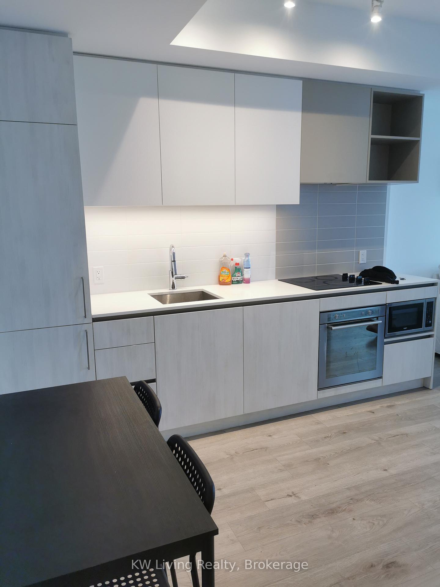 1 Bedroom Condo at 1000 Portage,  Vaughan For sale
