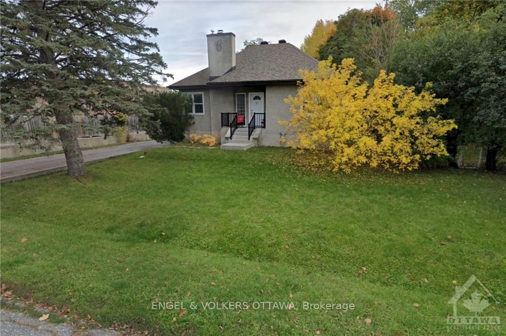 10 CHIPPEWA Avenue, MeadowlandsCrestviewandArea, ON K2G 1X7