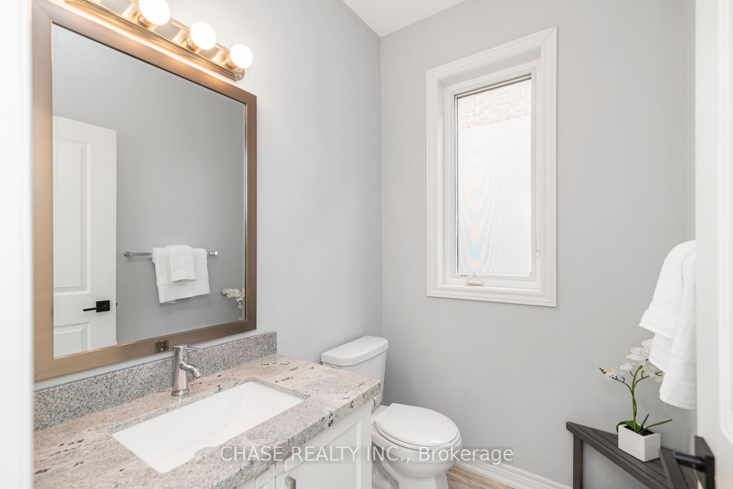 8 Bedrooms Condo at 120 Vineberg,  Hamilton For sale