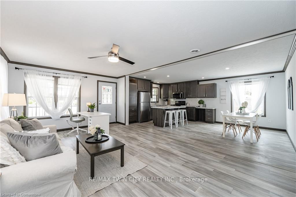2 Bedrooms Condo at 1085 Concession 10, Hamilton For sale