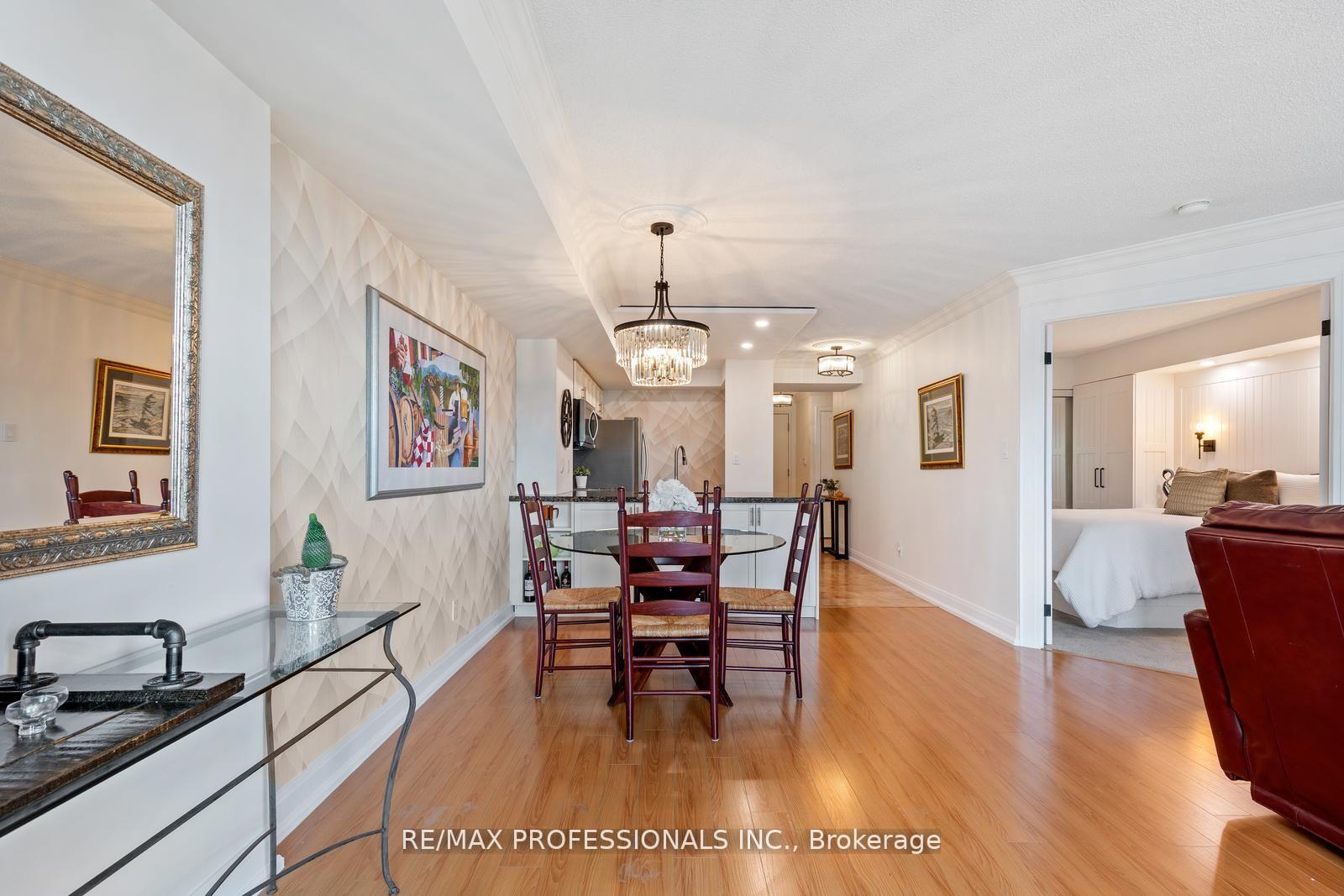 2 Bedrooms Condo at 410 Queens,  Toronto For sale