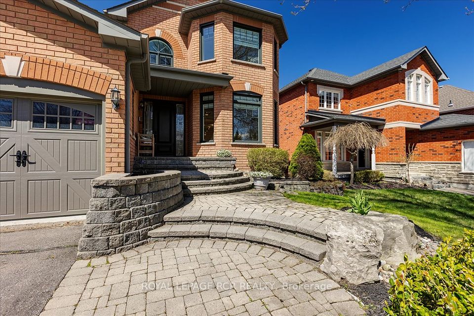 54 Benville Crescent, Aurora, ON L4G 7K2