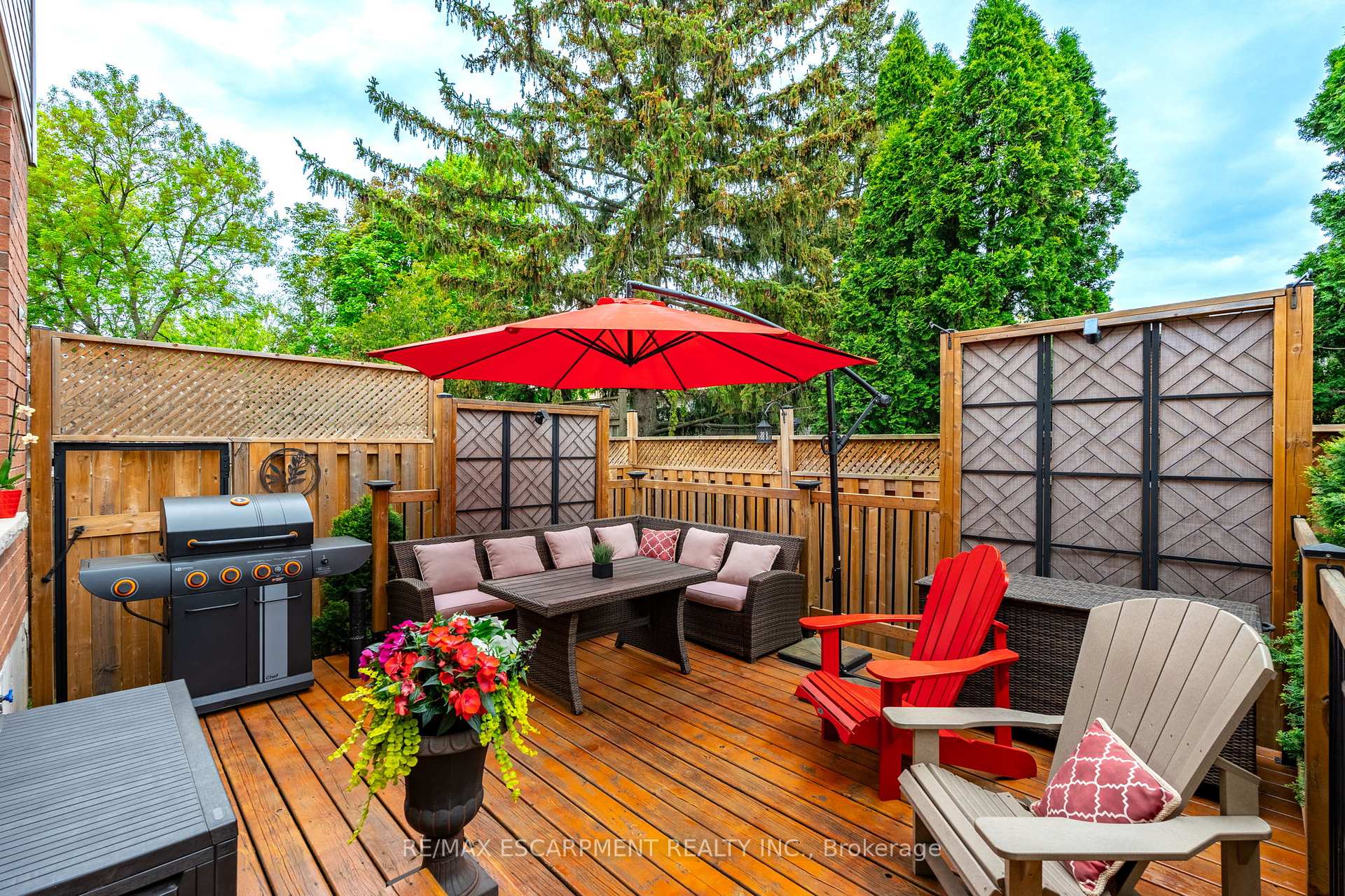 3 Bedrooms Condo at 1461 Upper Gage, Hamilton For sale