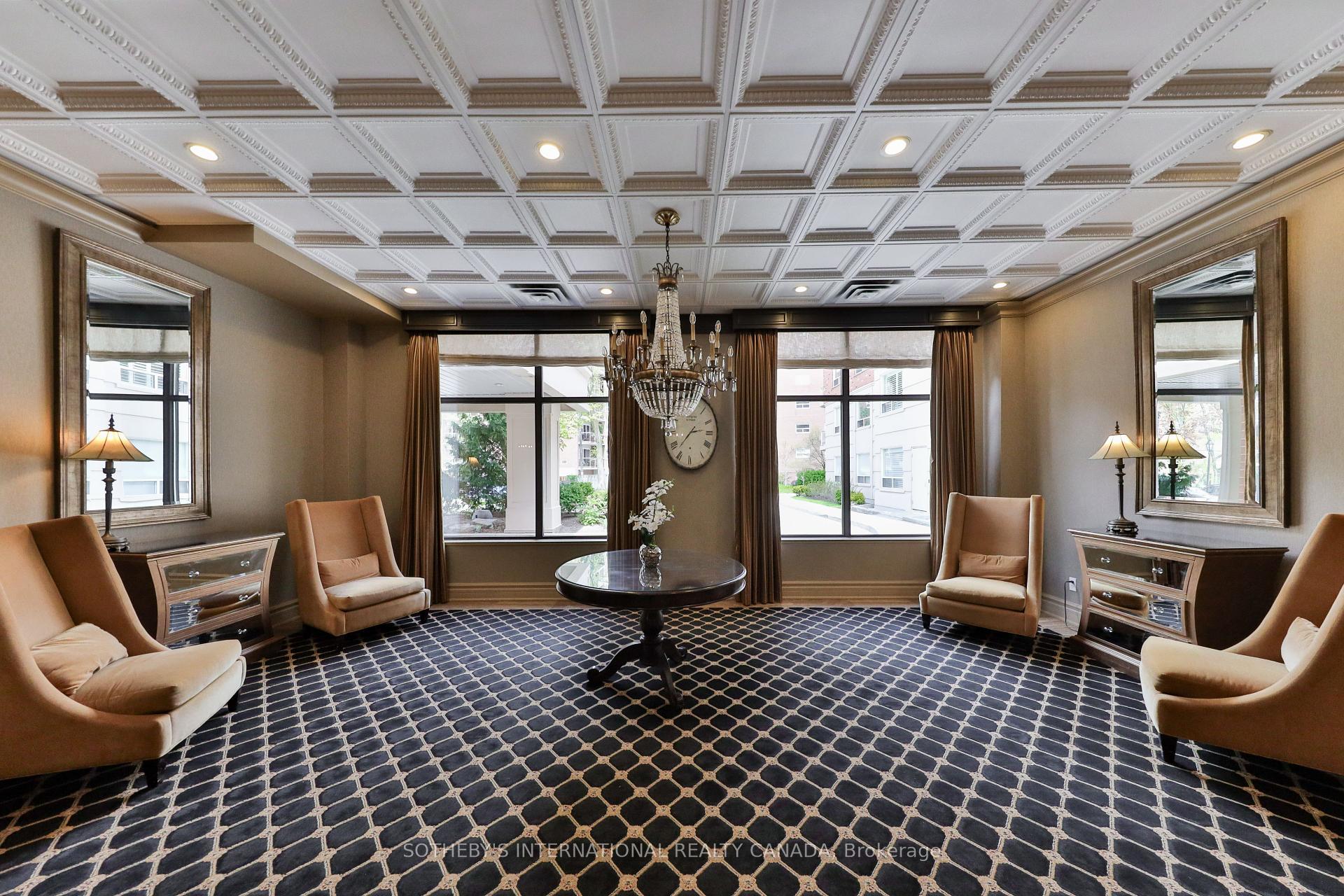 2 Bedrooms Condo at 5194 Lakeshore, Burlington For sale