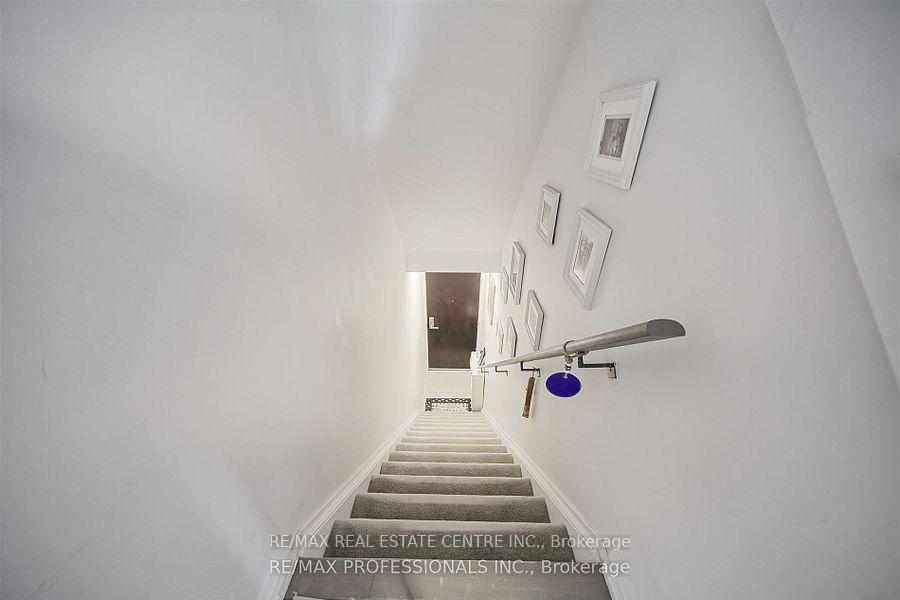 3 Bedrooms Condo at 15 Brin, Toronto For sale