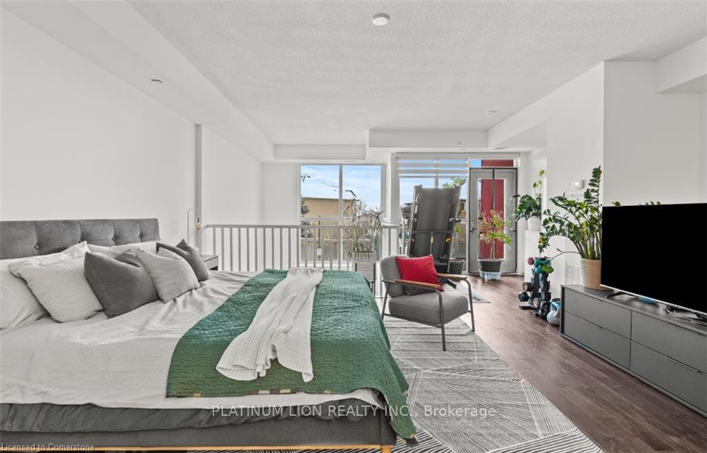 2 Bedrooms Condo at 5260 Dundas,  Burlington For sale