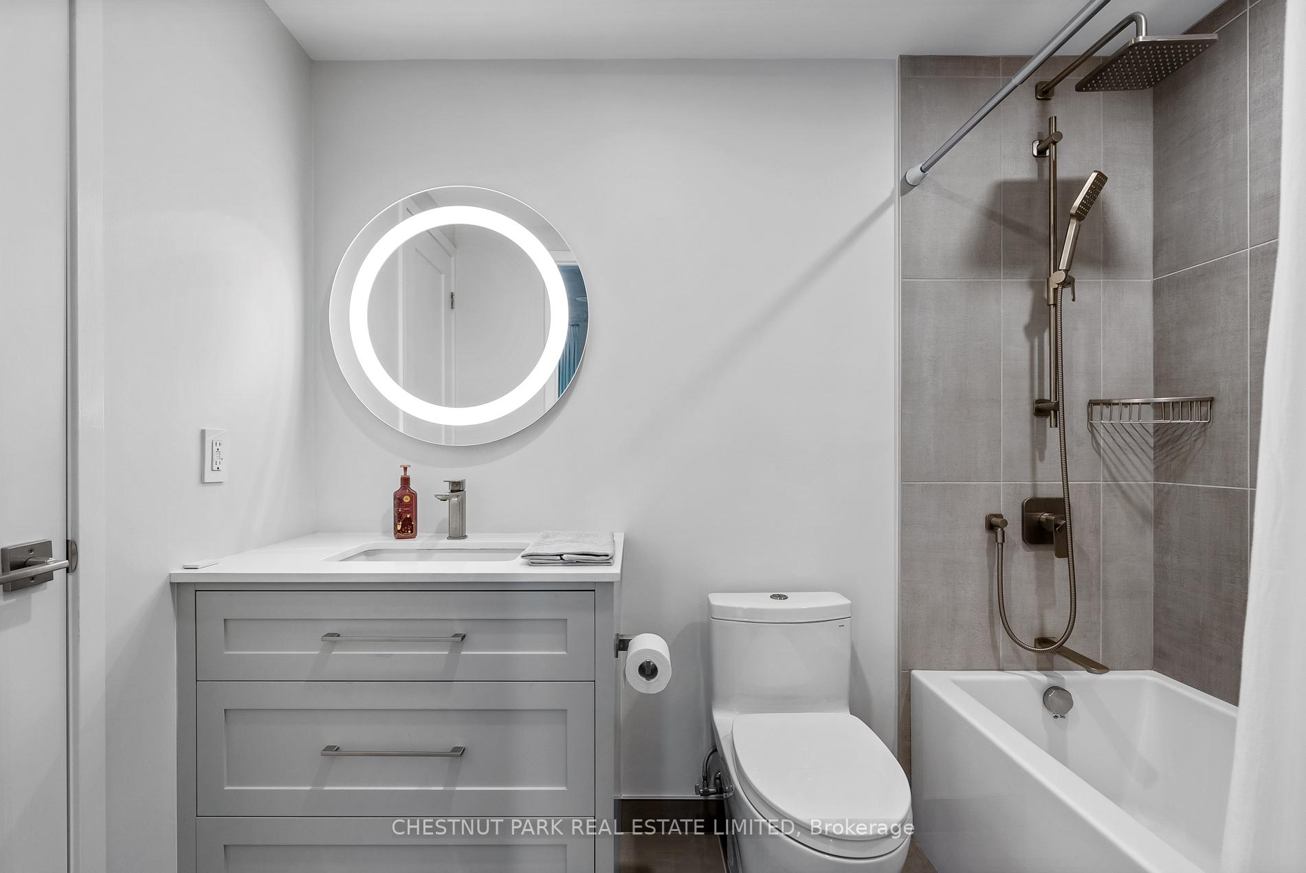 2 Bedrooms Condo at 285 Mutual, Toronto For sale