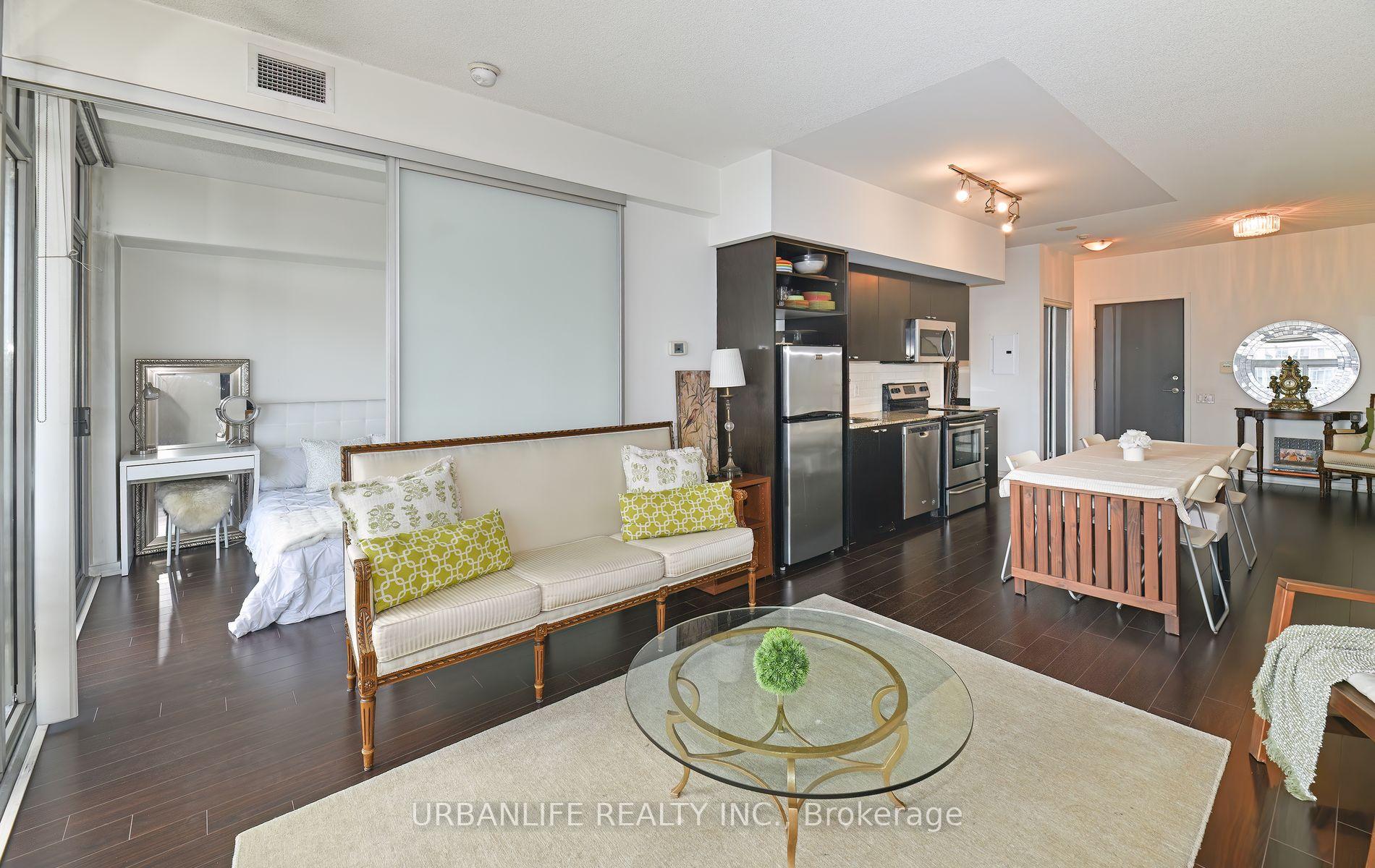 2 Bedrooms Condo at 103 The Queensway, Toronto For sale