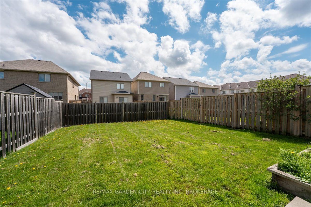 8648 DOGWOOD Crescent