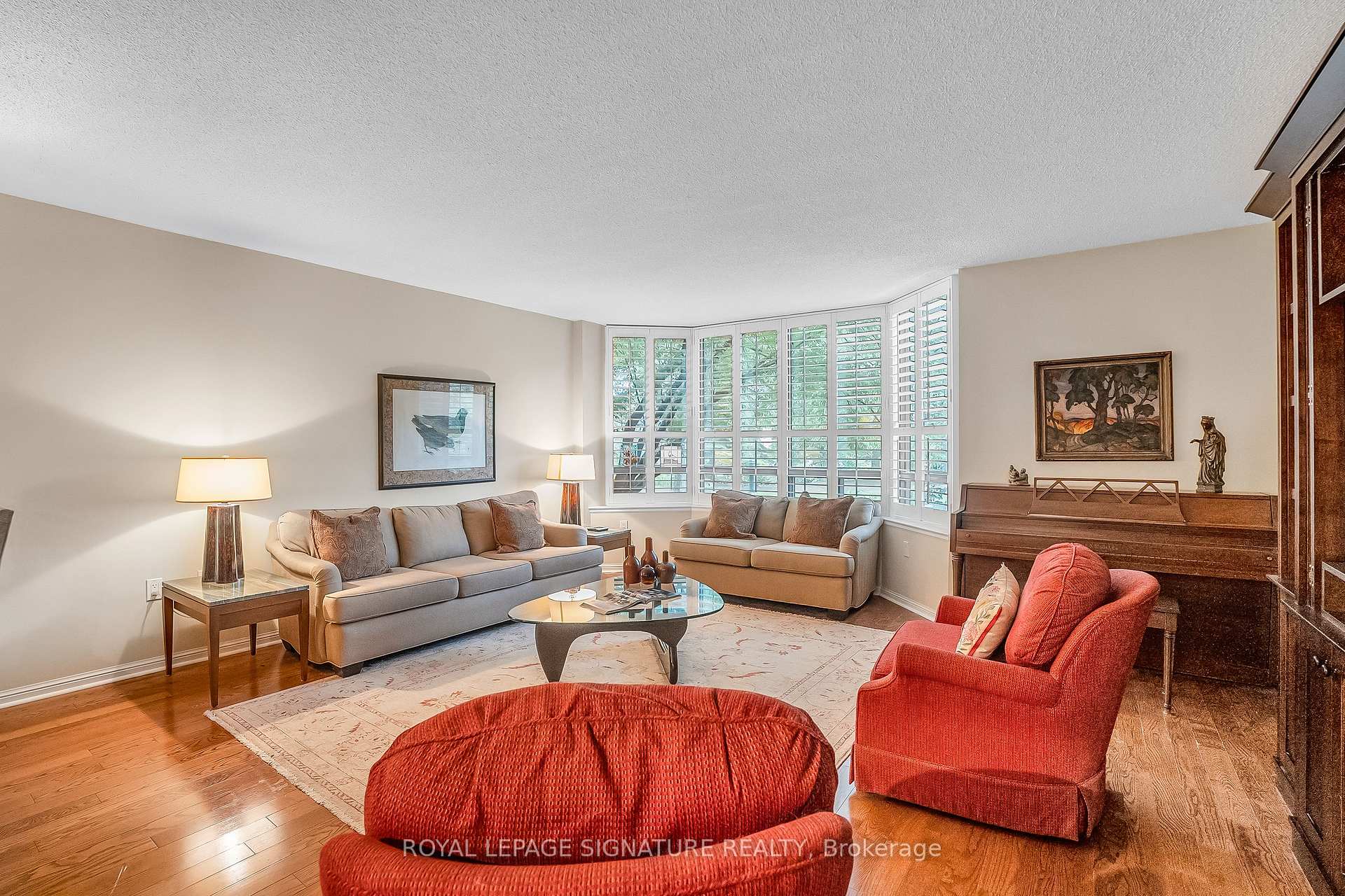 2 Bedrooms Condo at 245 The Donway, Toronto For sale