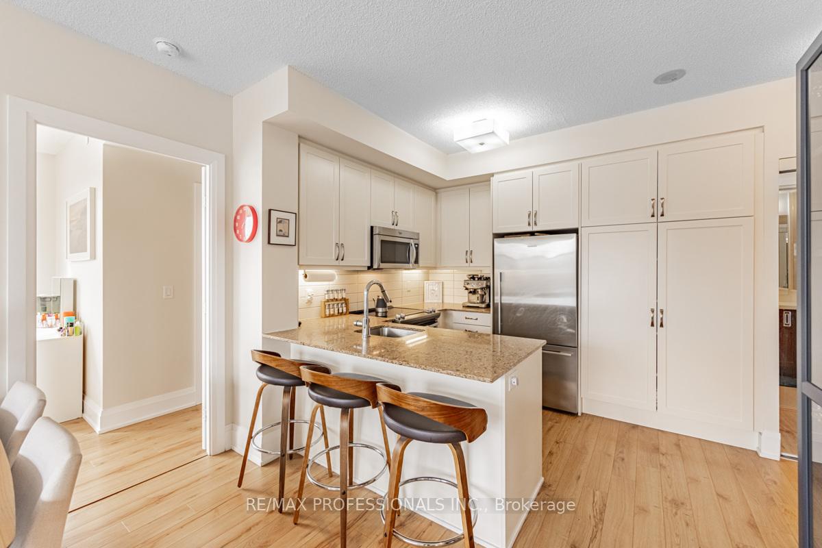 2 Bedrooms Condo at 2 Old Mill,  Toronto For sale