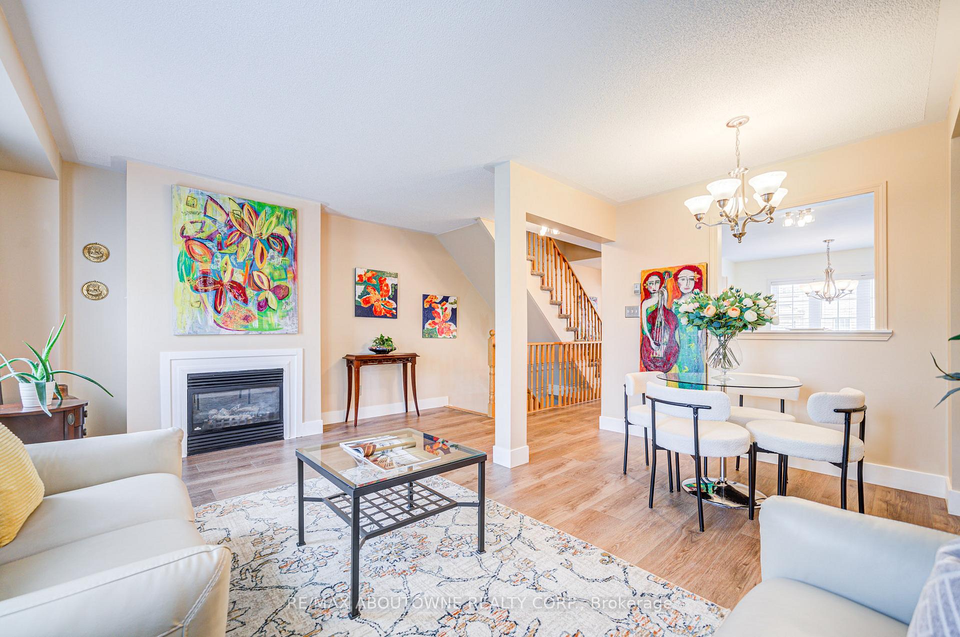 3 Bedrooms Condo at 470 Beach, Hamilton For sale