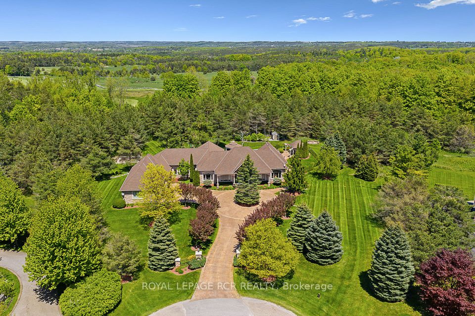 7 Sugarbush Lane, Uxbridge, ON L9P 2A1