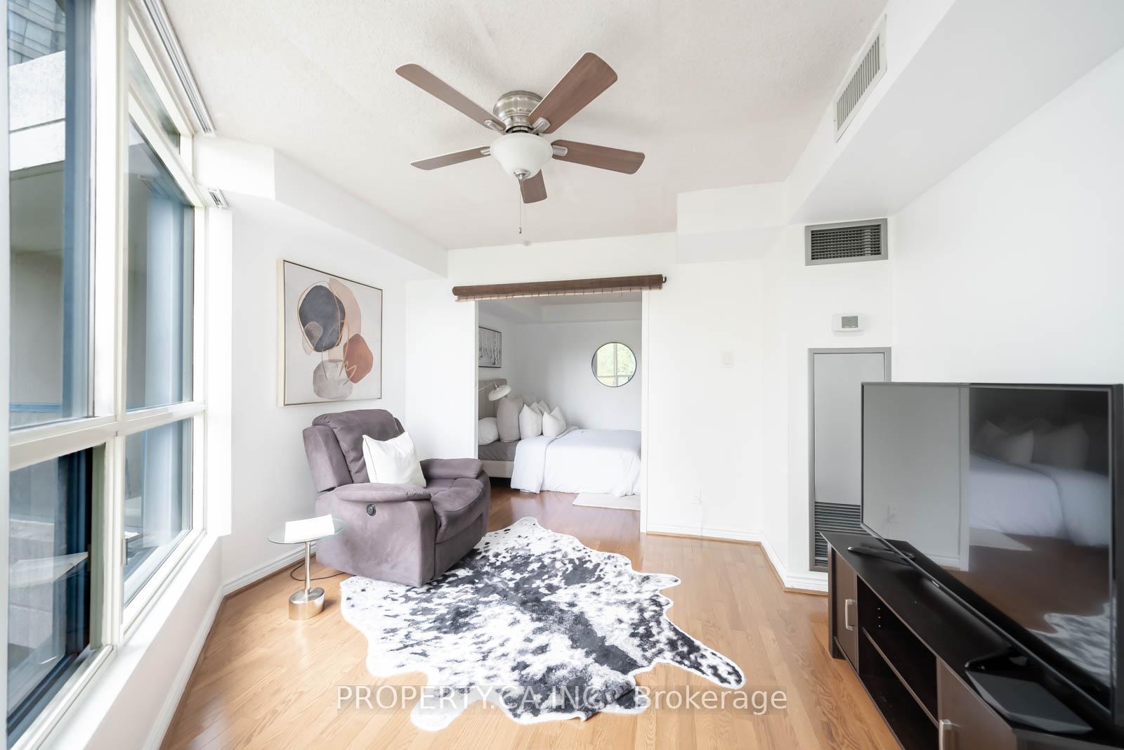 3 Bedrooms Condo at 7300 Yonge, Vaughan For sale
