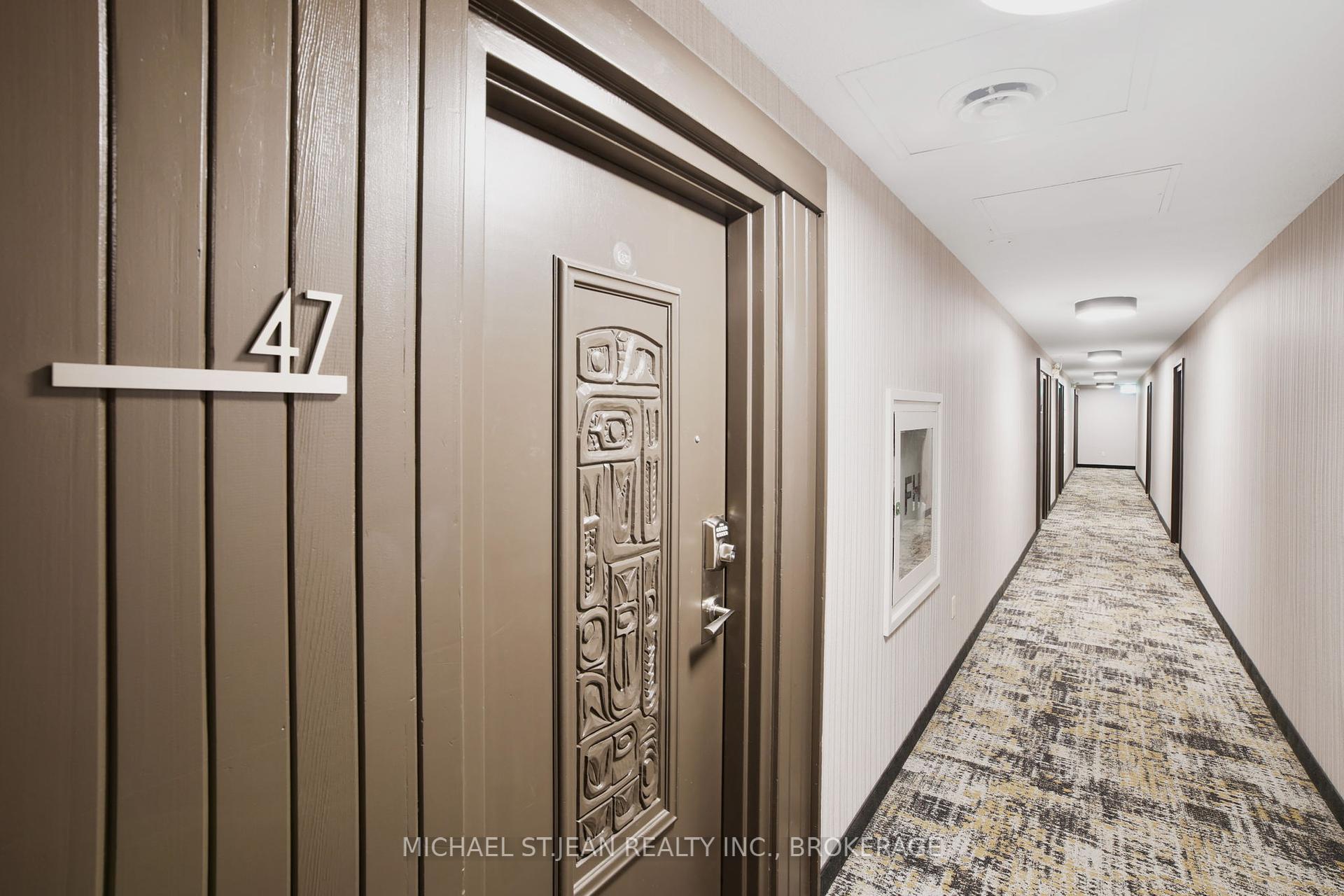 4 Bedrooms Condo at 1016 Falgarwood,  Oakville For sale