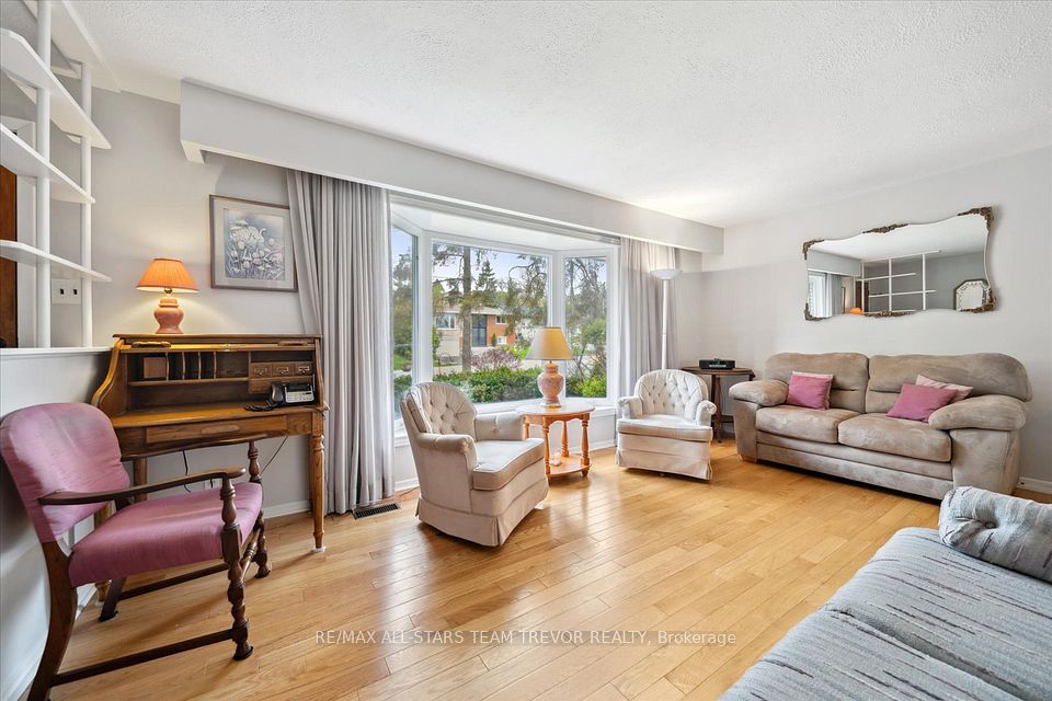 177 Frederick Street, Georgina, ON L4P 2J2