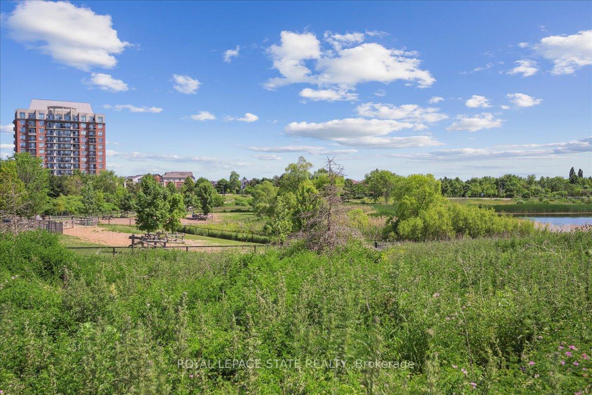 2 Bedrooms Condo at 2450 Post, Oakville For sale