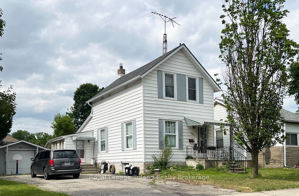 295 Queen