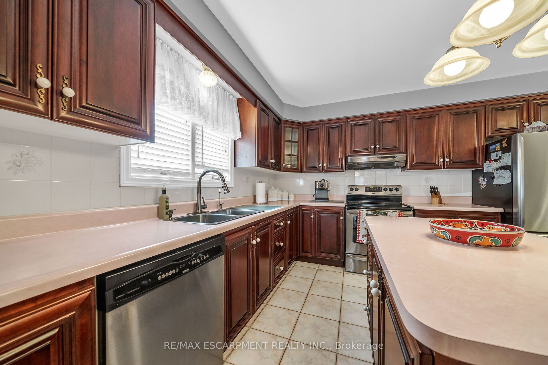 122 Fieldway Drive