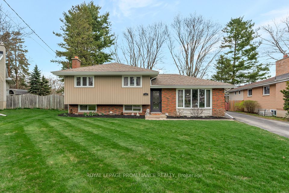 37 Applewood