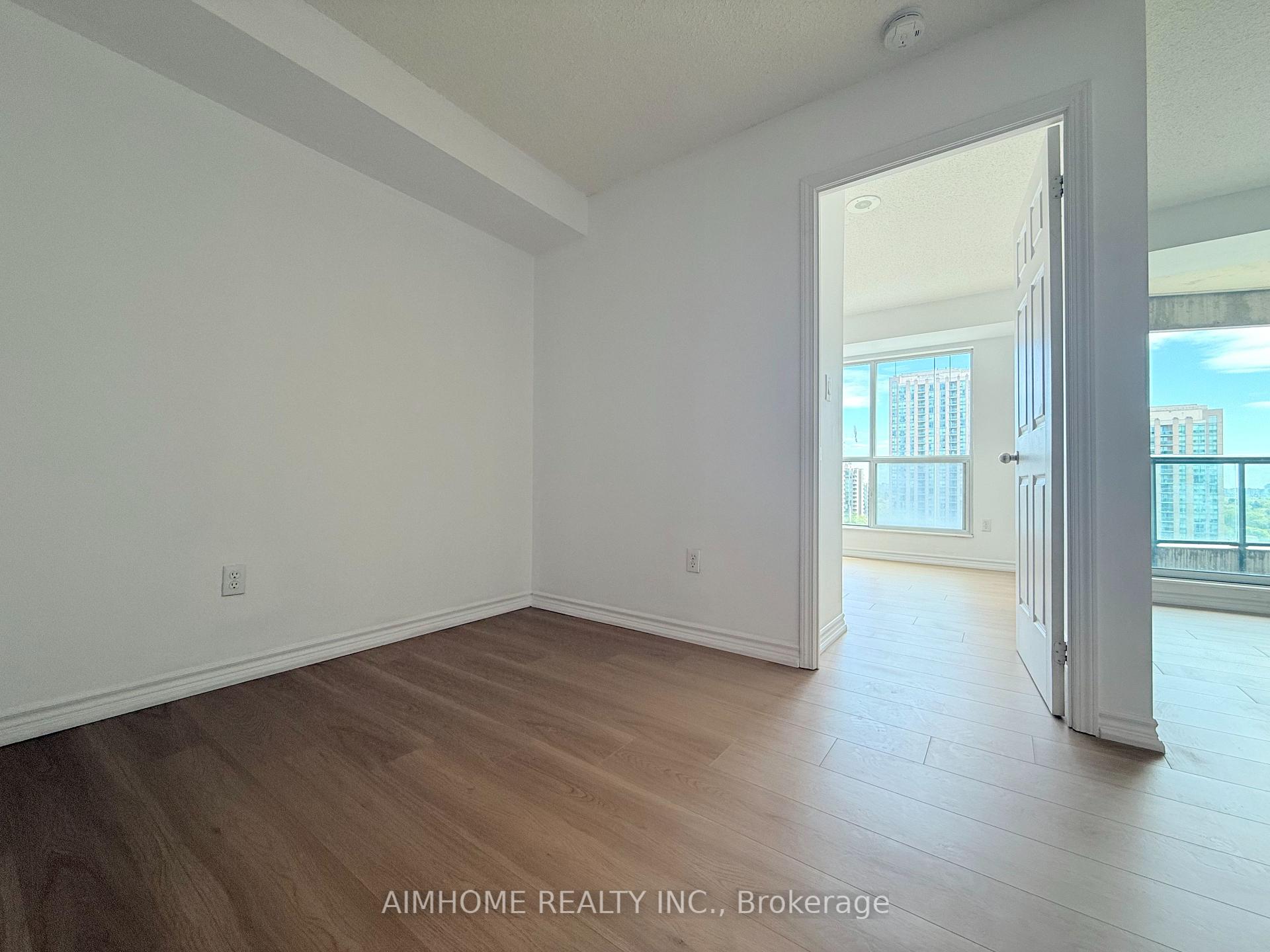 3 Bedrooms Condo at 7 Lorraine, Toronto For sale