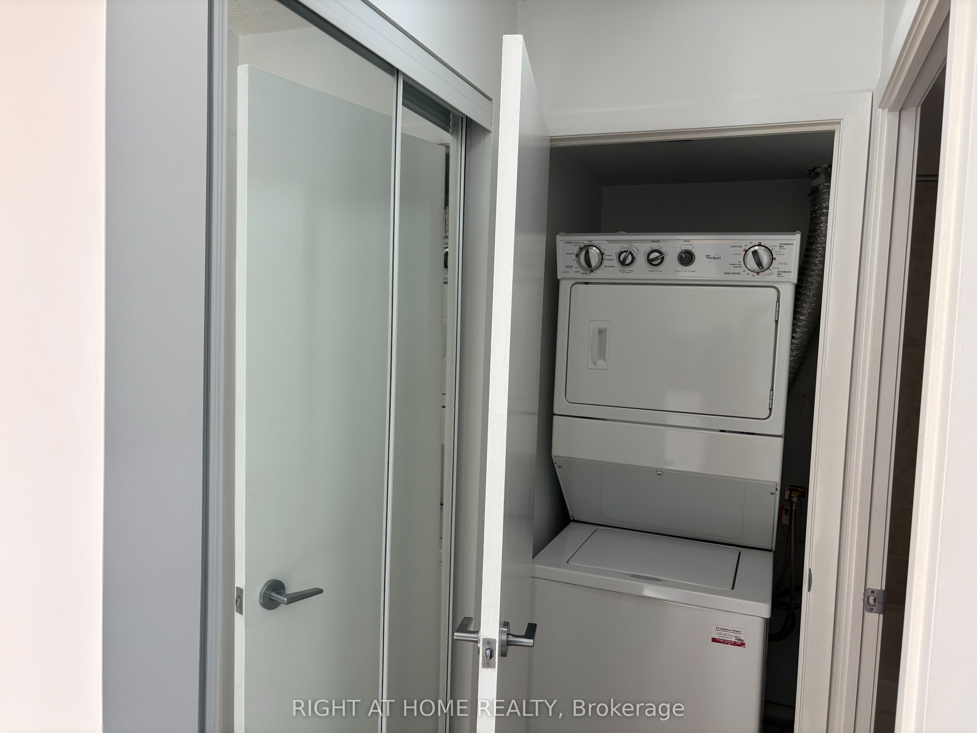 231 Fort York Boulevard, #1011