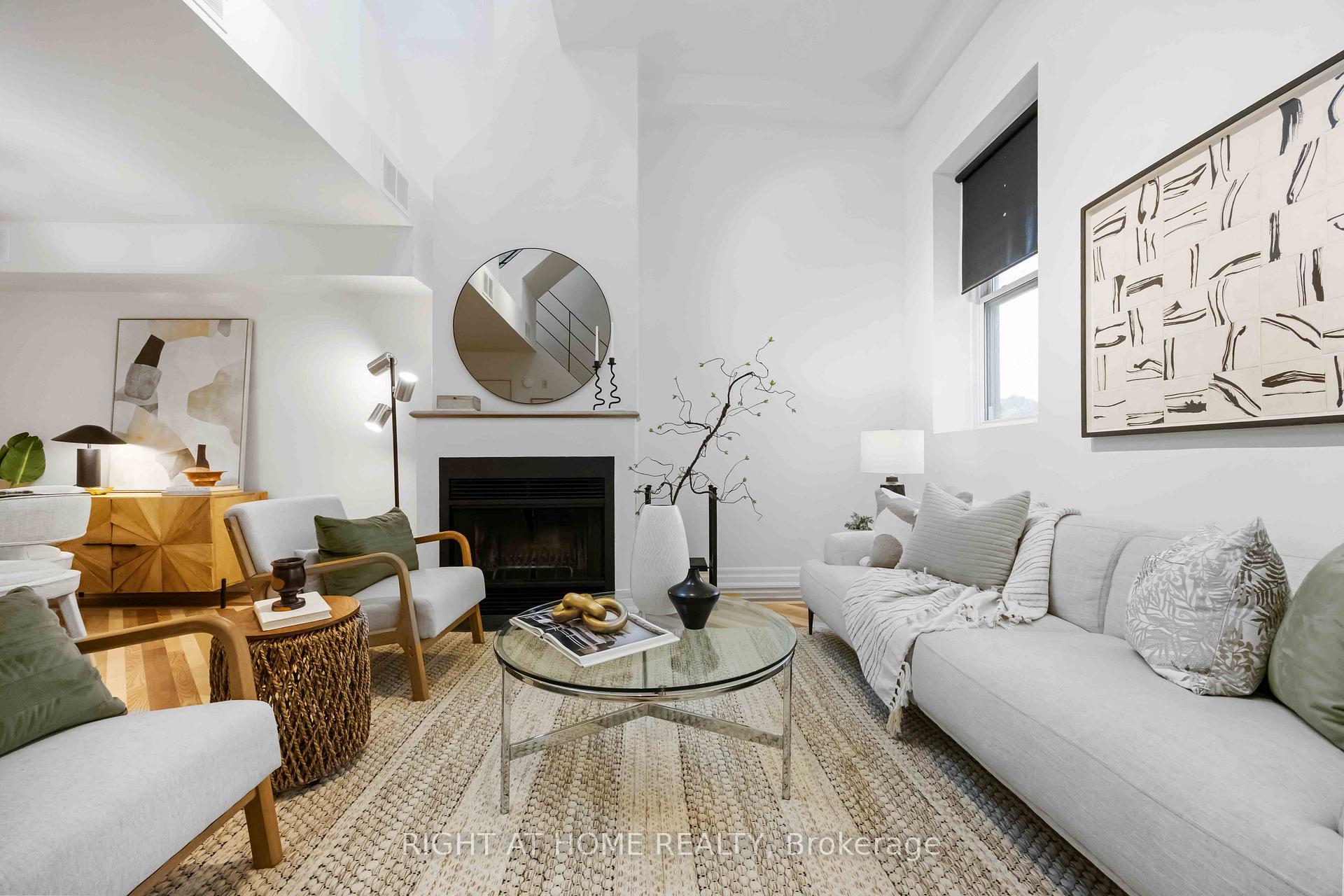1 Bedroom Condo at 110 Hepbourne, Toronto For sale