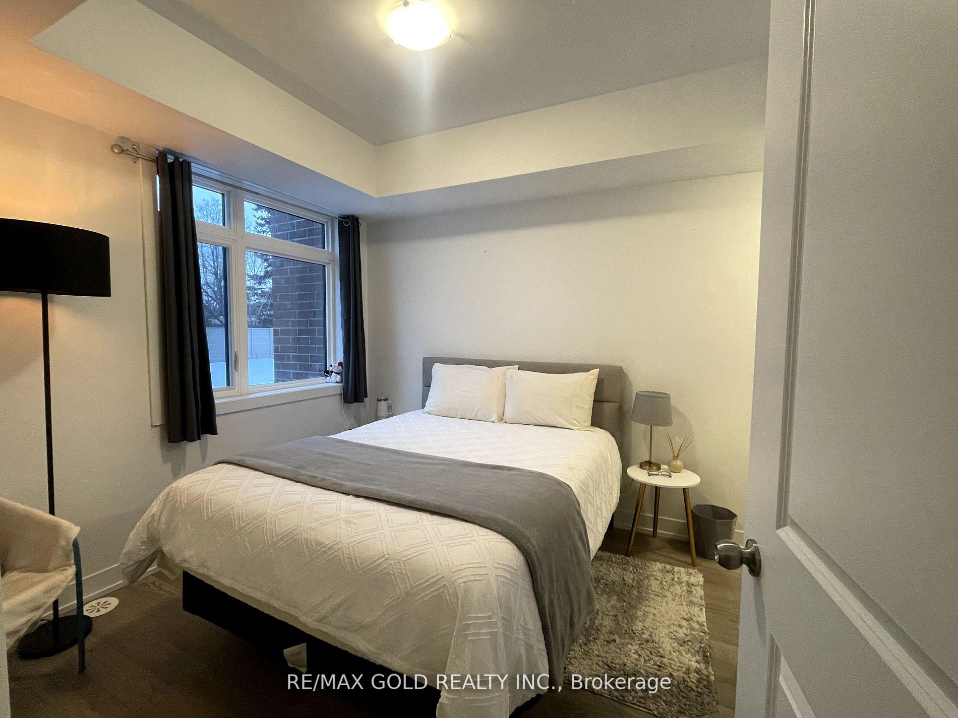 2 Bedrooms Condo at 1115 Douglas McCurdy Comm, Mississauga For sale