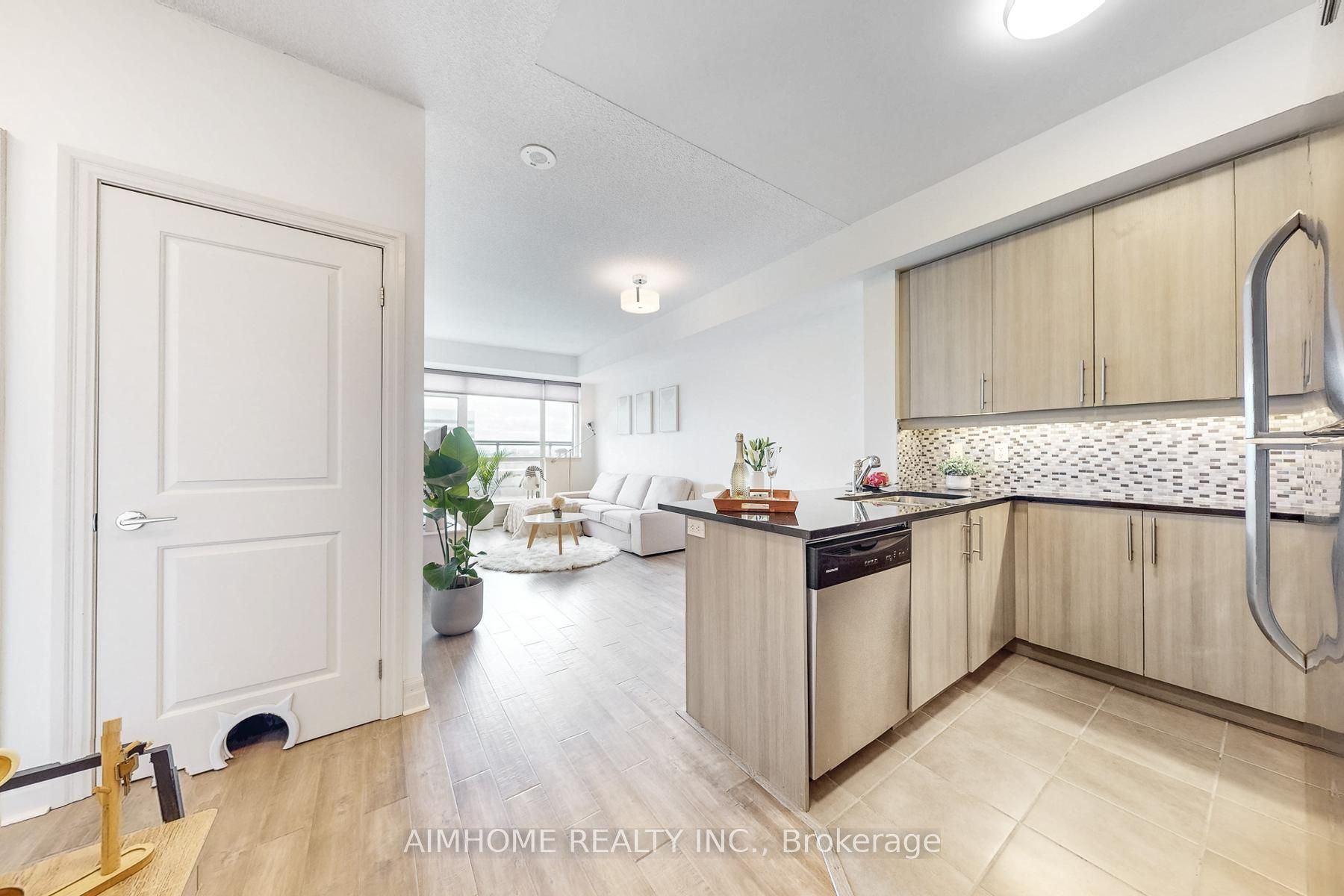 8110 Birchmount Road, #1004
