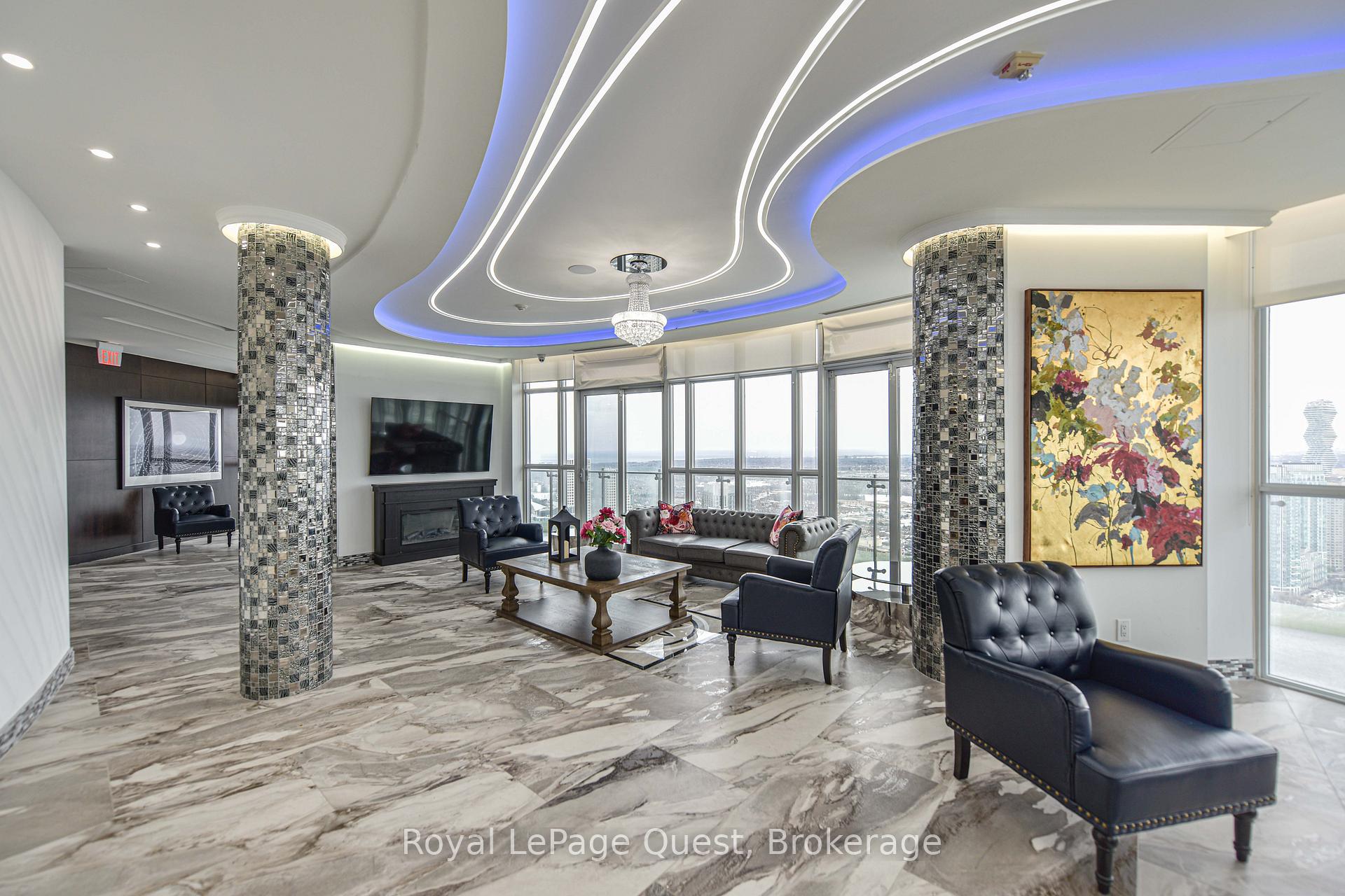 2 Bedrooms Condo at 50 Absolute, Mississauga For sale